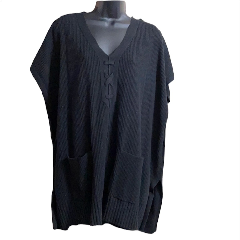 Cremieux size large v neck oversized sweater